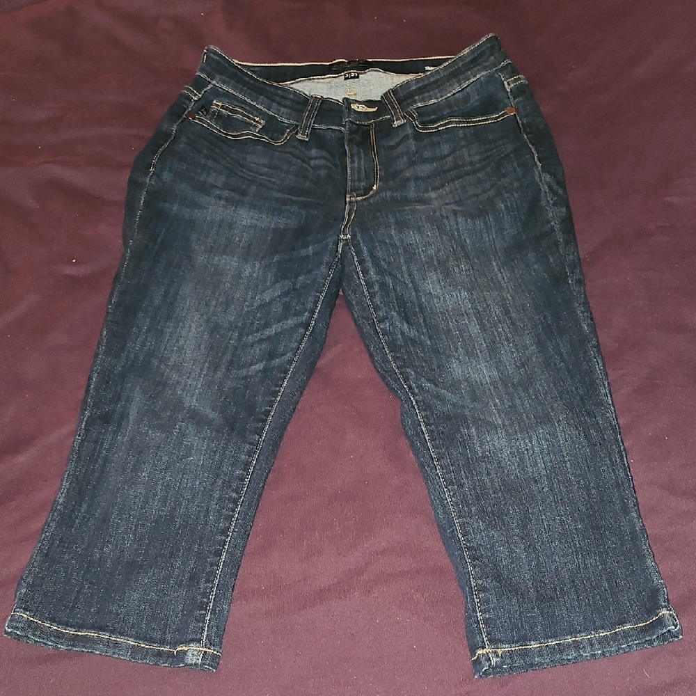 Judy Blue Dark Wash Cropped Jeans